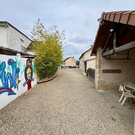 Chez Marcel - Maison 3 Chambres Lussac-les-Châteaux Exterior foto
